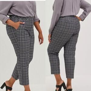 Torrid Pull-On Relaxed Taper Studio Luxe Ponte High-Rise Pant